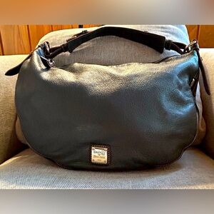 Dooney & Bourke grey leather hobo zip shoulder bag, bottom expandable to 3”